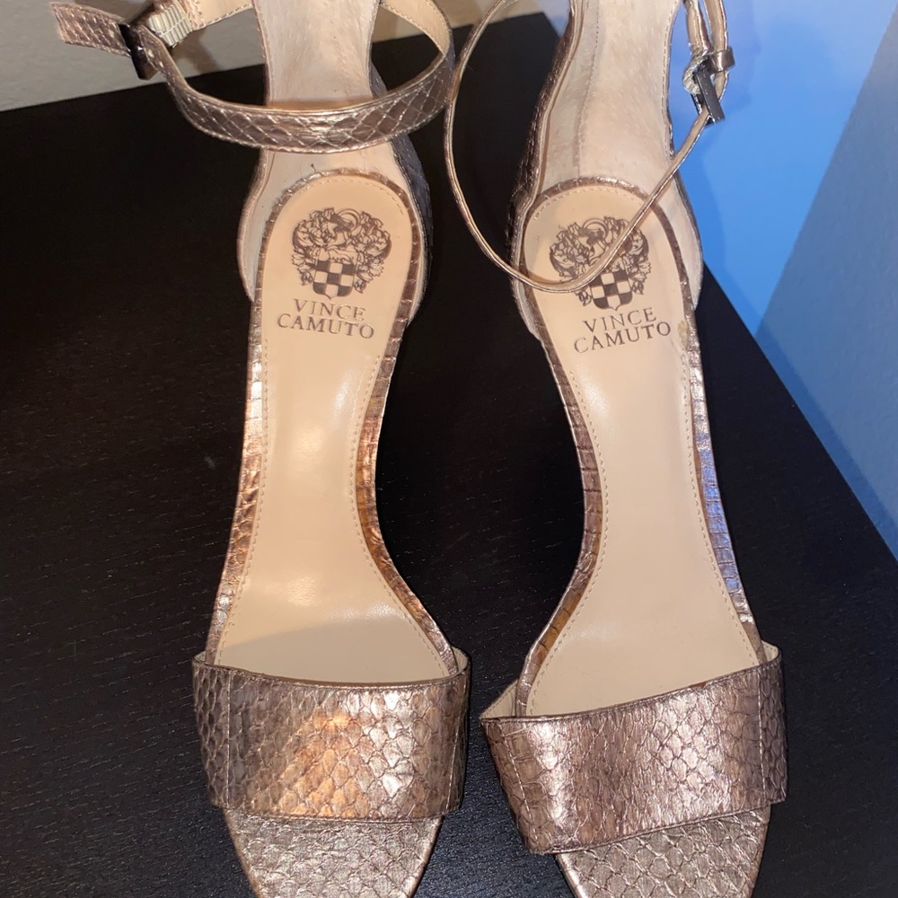 Metallic snakeskin ankle strap Vince Camuto heels size 9.5